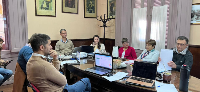 Asamblea entre representantes de InfoCred